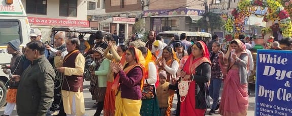 City tour of the idols to be installed in the temple