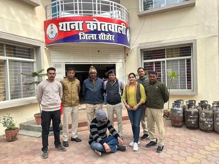 Sehore Have you ever heard of case of renting out bank account If you haven't heard of it then read this news