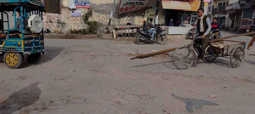 The roads of the city are giving hiccups, no information about repair