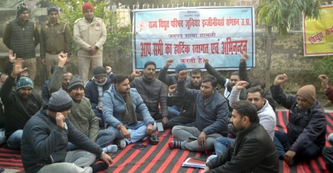 Employees staged a protest against privatization