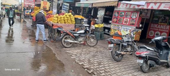 shopkeepers made road higher problem of waterlogging