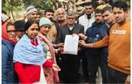 More than 400 workers raised voice against contract system