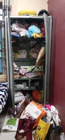 Jewelery theft by breaking house locks in broad daylight