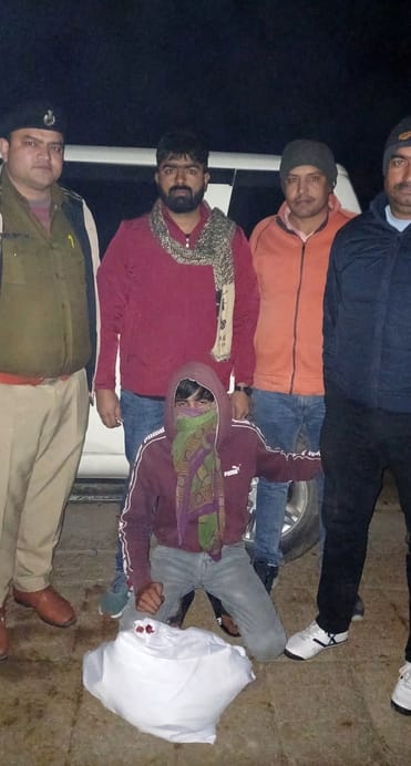 Smuggler arrested with 3.3 kg ganja
