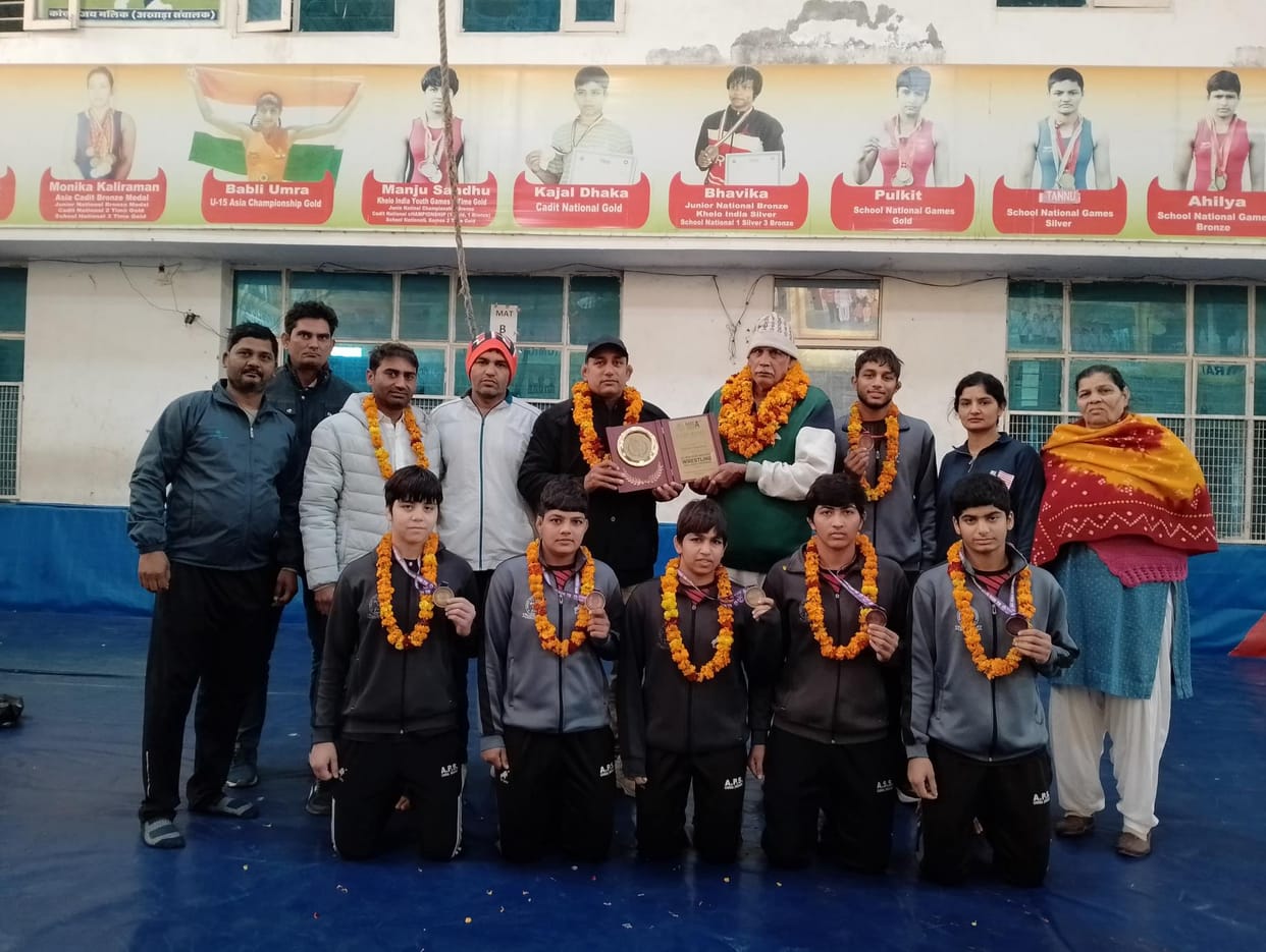 Wrestlers won 6 medals including 2 gold