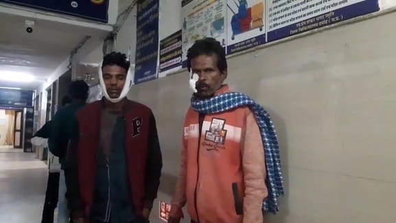 Damoh Younger brother attacked elder brother and nephew with a cutter