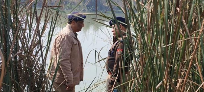The accused had thrown the young man in the canal after strangulating him during a love affair.