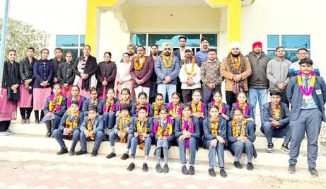 Vijay Yatra taken out in honour of the winners