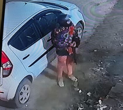 Bag stolen by breaking car window, case registered