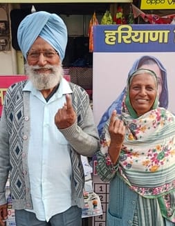 HGPC elections: Youth cast their vote for the first time, some reached polling booth with their families