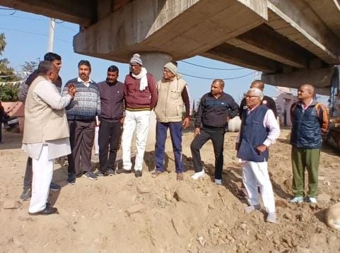 Dirty water filled due to sewerage line breakage