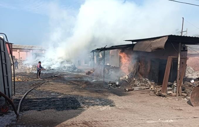 Explosion in diesel tank in factory, one worker died, four injured