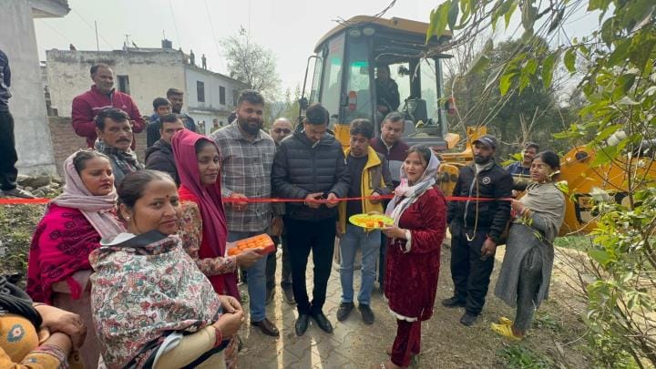 Link road work started to connect Upper Moada to Lower Moada.