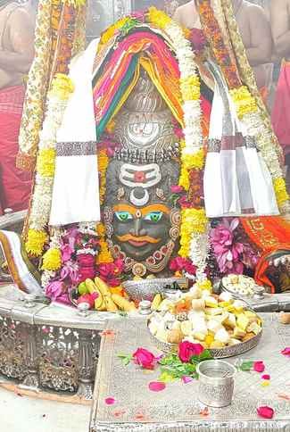 Baba Mahakal decorated with Tripund, Chandra, jewelery and Mundamala