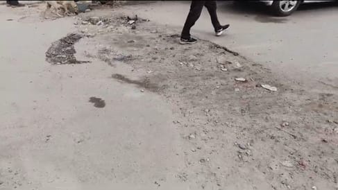 Land sinking near the bridge connecting Mohalla Rajnagar-Adda Market