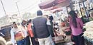 Tohana Nagar Parishad removed encroachment from the canal bridge