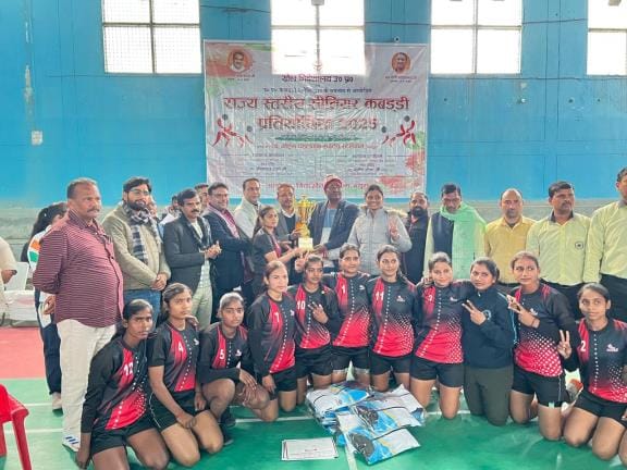 Varanasi team became champion by defeating Agra hostel