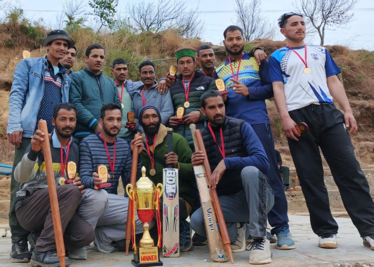 Tehri won the title of cricket competition