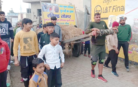 Ravindra alias Ravana of village Ainchara Kalan is carrying out a buggy yatra against drugs.