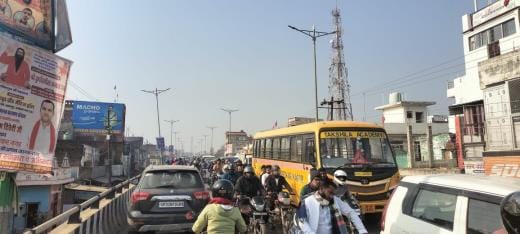 Citizens groaned due to traffic jam, traffic personnel looked helpless