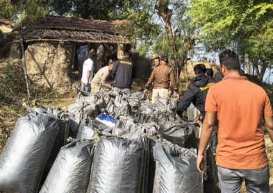 चंबल नदी के बीच में टापू पर बने घर से मिला  डोडाचूरा।