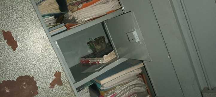 Three lakhs stolen by breaking the locks of gas warehouse