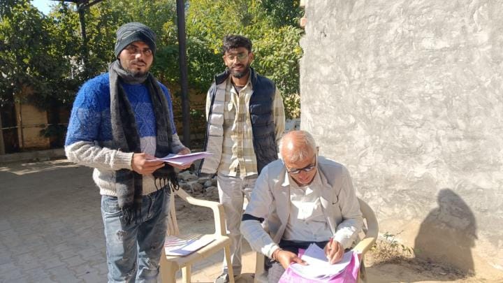 Patwaris did not do their work on the second day also, people got upset