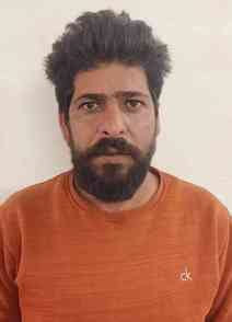 Police of 6 districts chased the truck and caught the cattle smuggler.