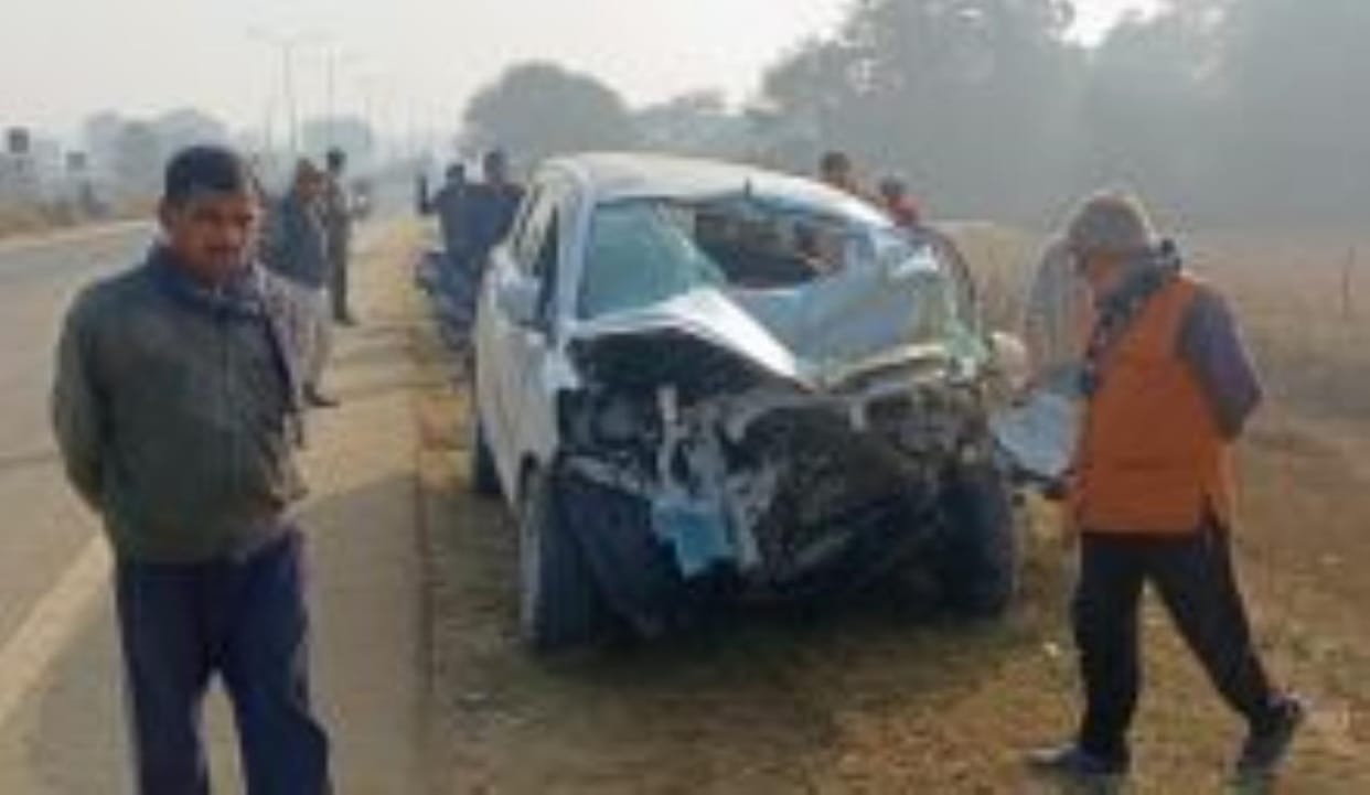 Car collides with truck, seven devotees injured