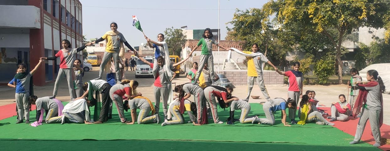Seven teams will give presentations on Republic Day
