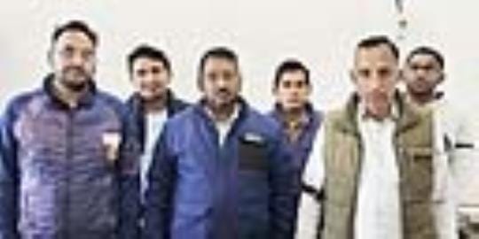 Patwari and Kanungo worked by tying black bands on their arms