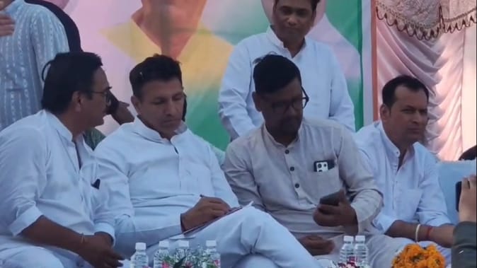 Arun and Sachin Yadav kept their distance from Jeetu Patwari's stage In Khargone
