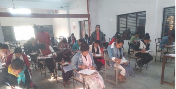 Essay competition on de-addiction organized