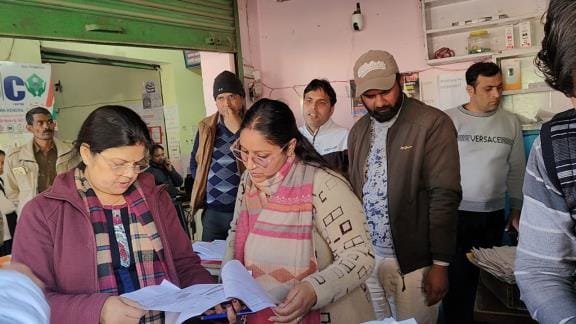 SDM raided on the complaint of making fake Aadhaar
