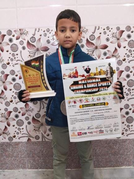 naushera stundent won prize