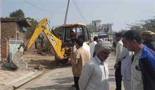 Villagers and administration face to face over illegal occupation in Rithal Narwal