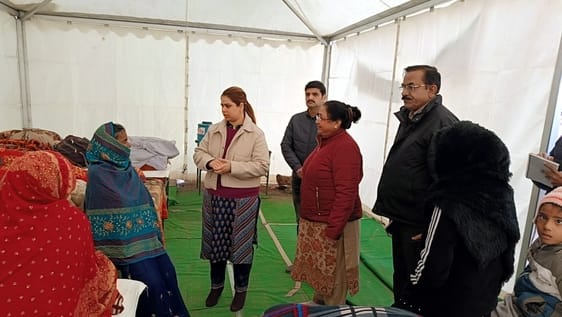 Six doctors and 17 employees found absent