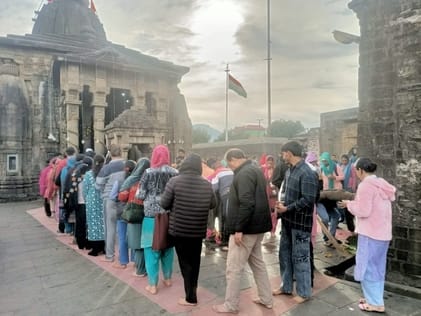 Crowd gathered in Shiv temple Baijnath