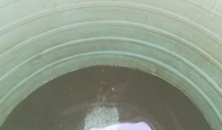 Agra: दो साल से बंद आयुष्मान आरोग्य मंदिर, फ्लोराइड युक्त पानी पीने को मजबूर ग्रामीण