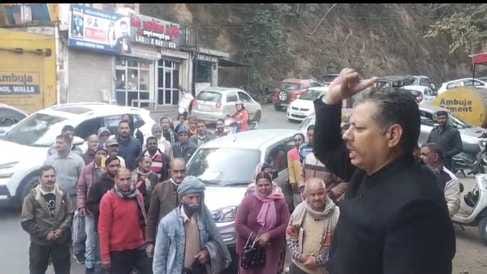 Banks should not destroy farmers' land: Pravesh