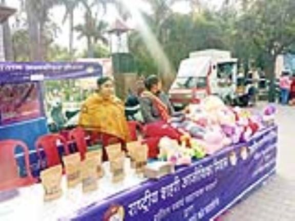 Sour-sweet Amla candy is popular in MC Park