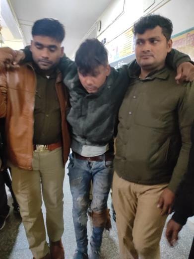 Two animal smugglers arrested in encounter