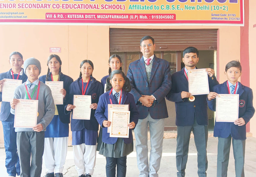 Soumini, Aryan, Vanshika, Mayank stood first