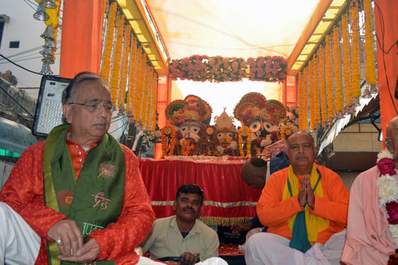 Bhaktamar ritual was performed in Lord Parshvanath Digambar Jain temple