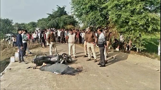 Sarpanch brutally murdered with sharp weapons in broad daylight, police busy searching for unknown killer