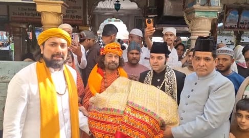 Swami Sarang Maharaj Prayers were offered for peace brotherhood in dargah he said minorities are safe in India