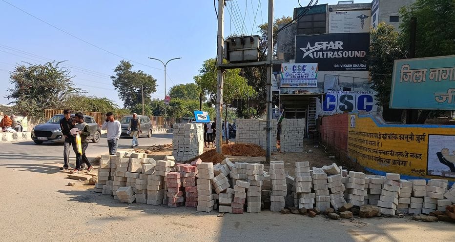 Health administration stopped the work of installing blocks on both sides of Gohana Road.