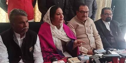 Government has no grip on officials: Sunaina Chautala
