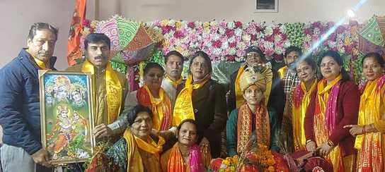 Propagating Shrimad Bhagwat for years, honored