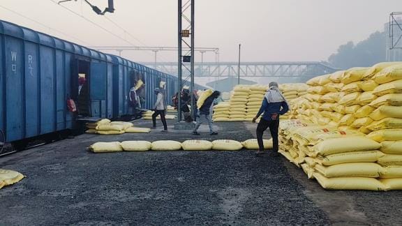 A rack of 29 thousand MT arrived, now there will be no shortage of urea in the district